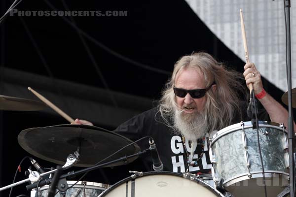 SEASICK STEVE - 2017-07-02 - ARRAS - La Citadelle - Main Stage - 